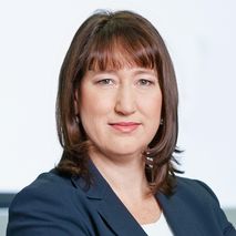 Portrait von Hildegard Müller, Vorsitzende der Hauptgeschäftsführung des Bundesverband der Energie- und Wasserwirtschaft e.V. (BDEW)