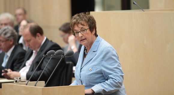 Bild zeigt BMWi-Staatssekretärin Brigitte Zypries während ihrer Rede zum EEG im Deutschen Bundesrat