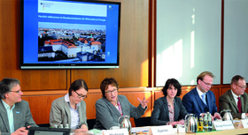 Staatssekretärin Brigitte Zypries bei der Pressekonferenz zur Präsentation der Forschungsergebnisse des Leuchtturmprojekts &#034;econnect Germany&#034;