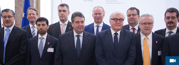 Bundesminister Sigmar Gabriel und Frank-Walter Steinmeier mit internationalen Partnern beim Berlin Energy Transition Dialogue 2015 im Auswärtigen Amt, Berlin